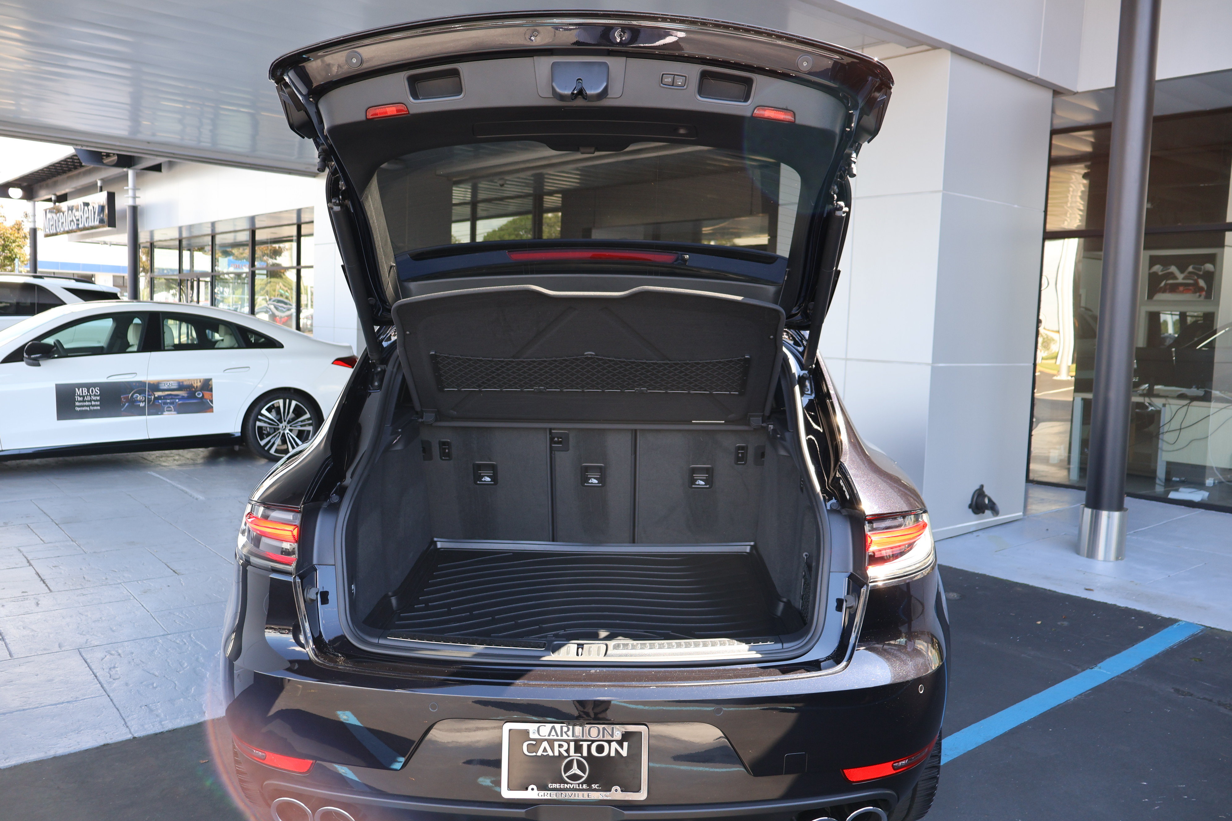 Used 2020 Porsche Macan Turbo AWD/4WD image 25