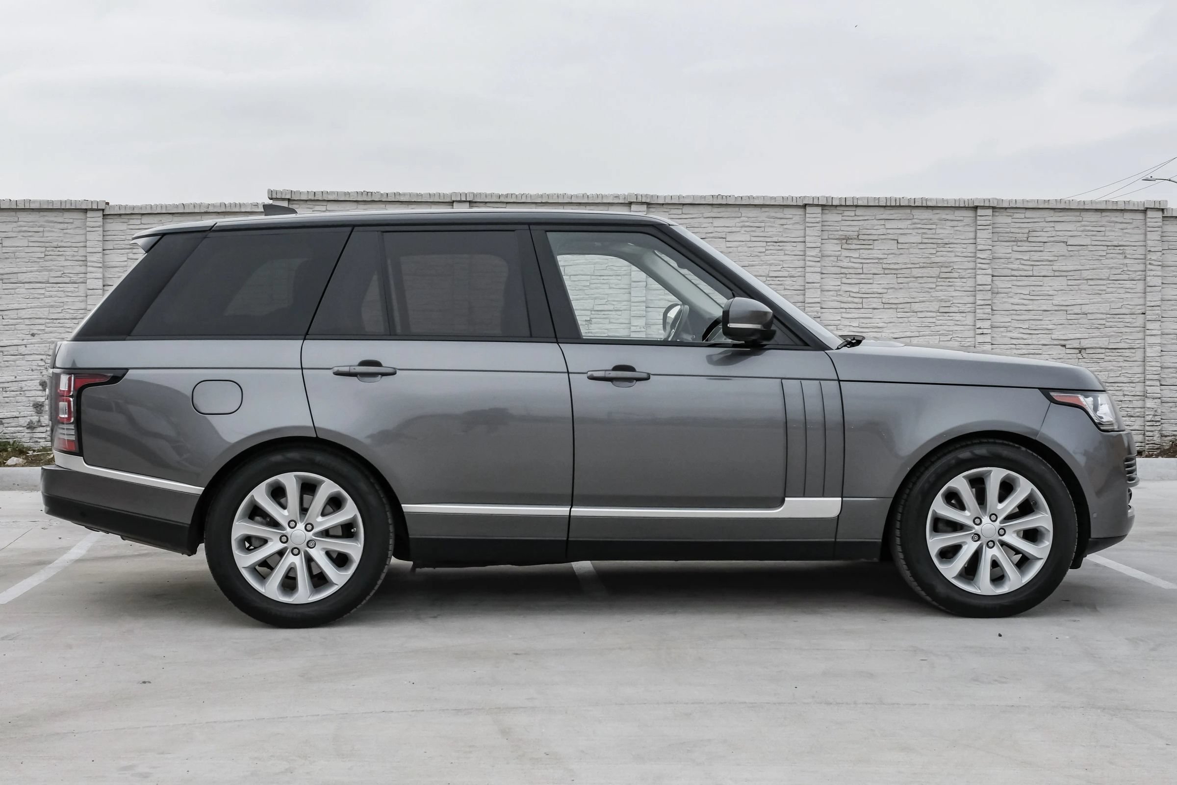 Used 2017 Land Rover Range Rover HSE AWD/4WD image 9