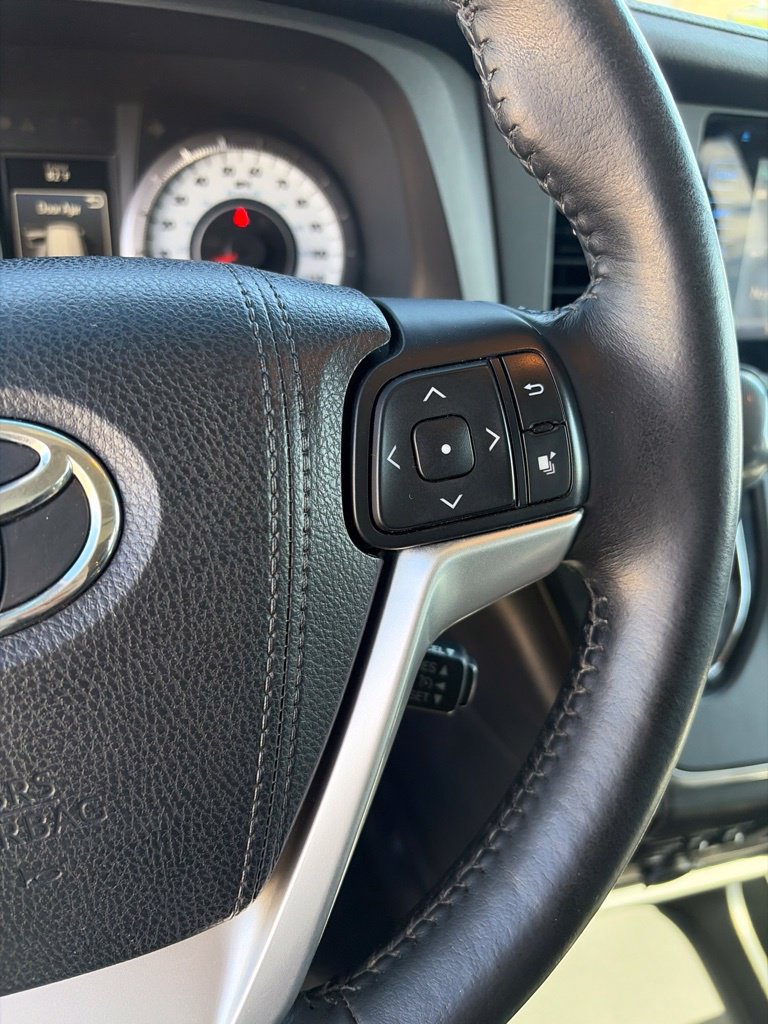 Used 2015 Toyota Sienna SE Premium FWD image 14