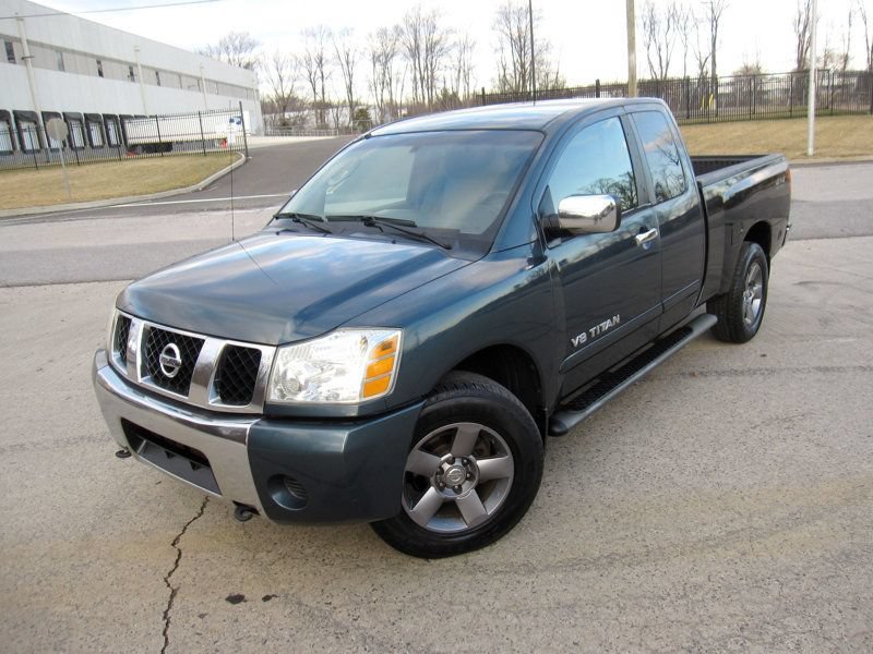Used 2005 Nissan Titan SE AWD/4WD image 4