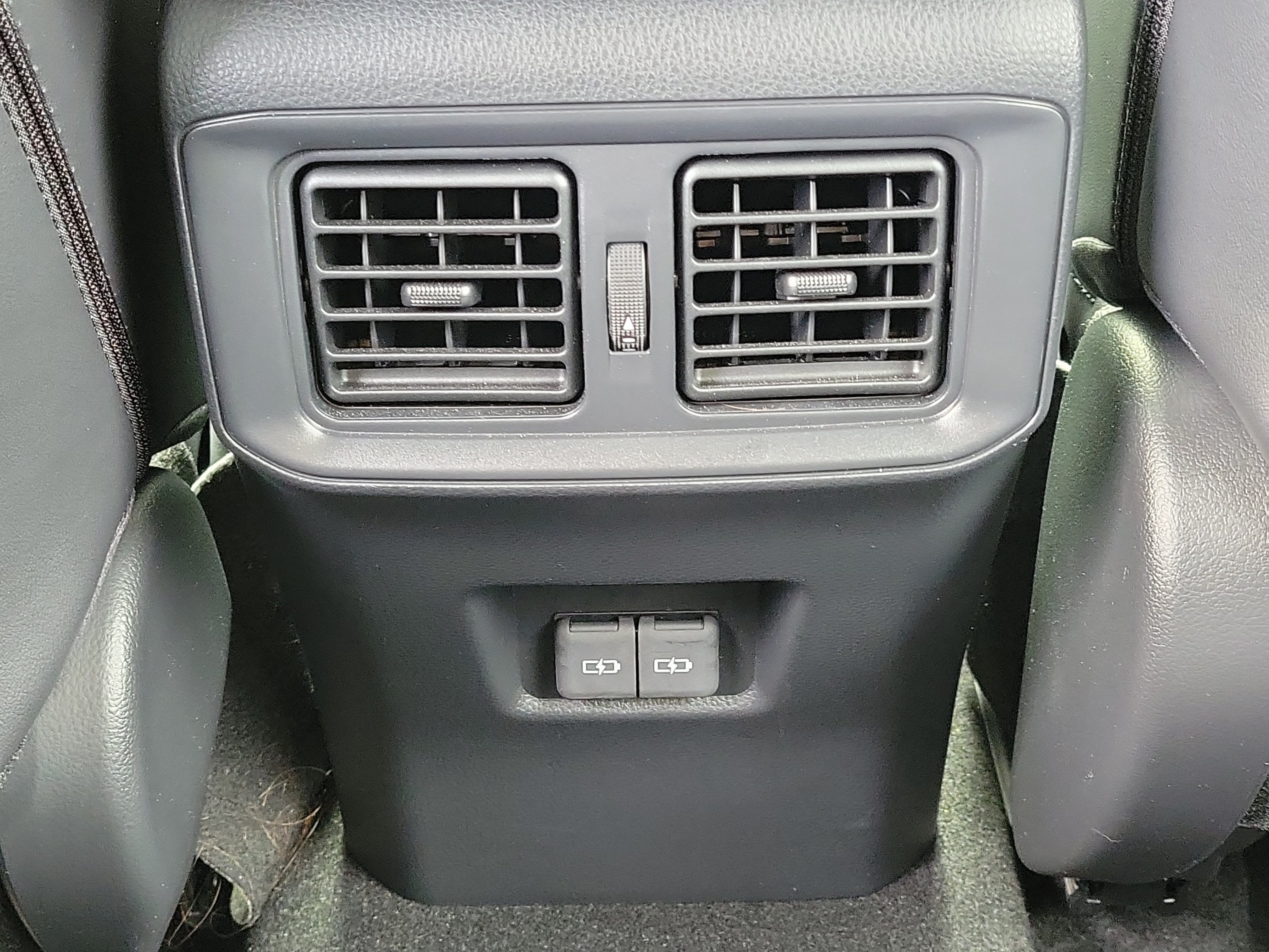 Used 2025 Toyota RAV4 XSE AWD/4WD image 14