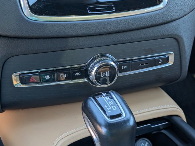 Used 2022 Volvo XC90 T6 Inscription w/ Advanced Package image 28