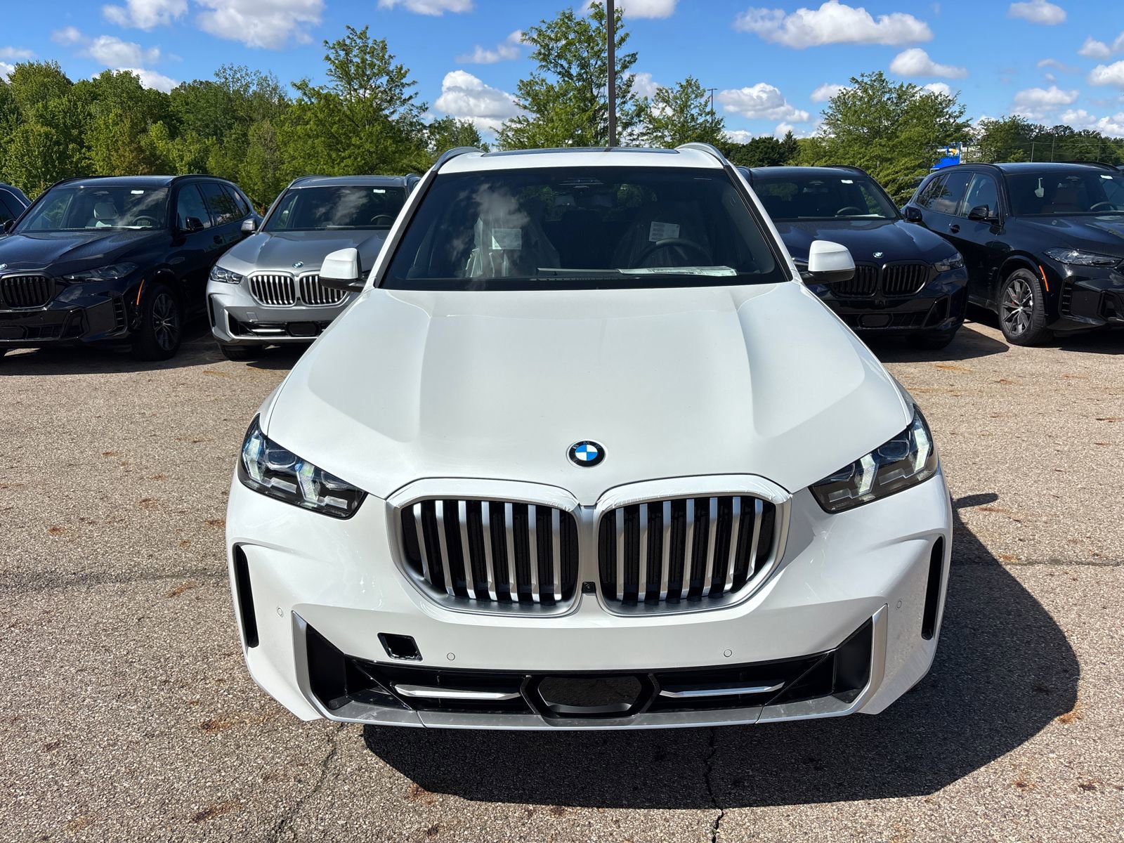 New 2026 BMW X5 xDrive40i AWD/4WD image 2
