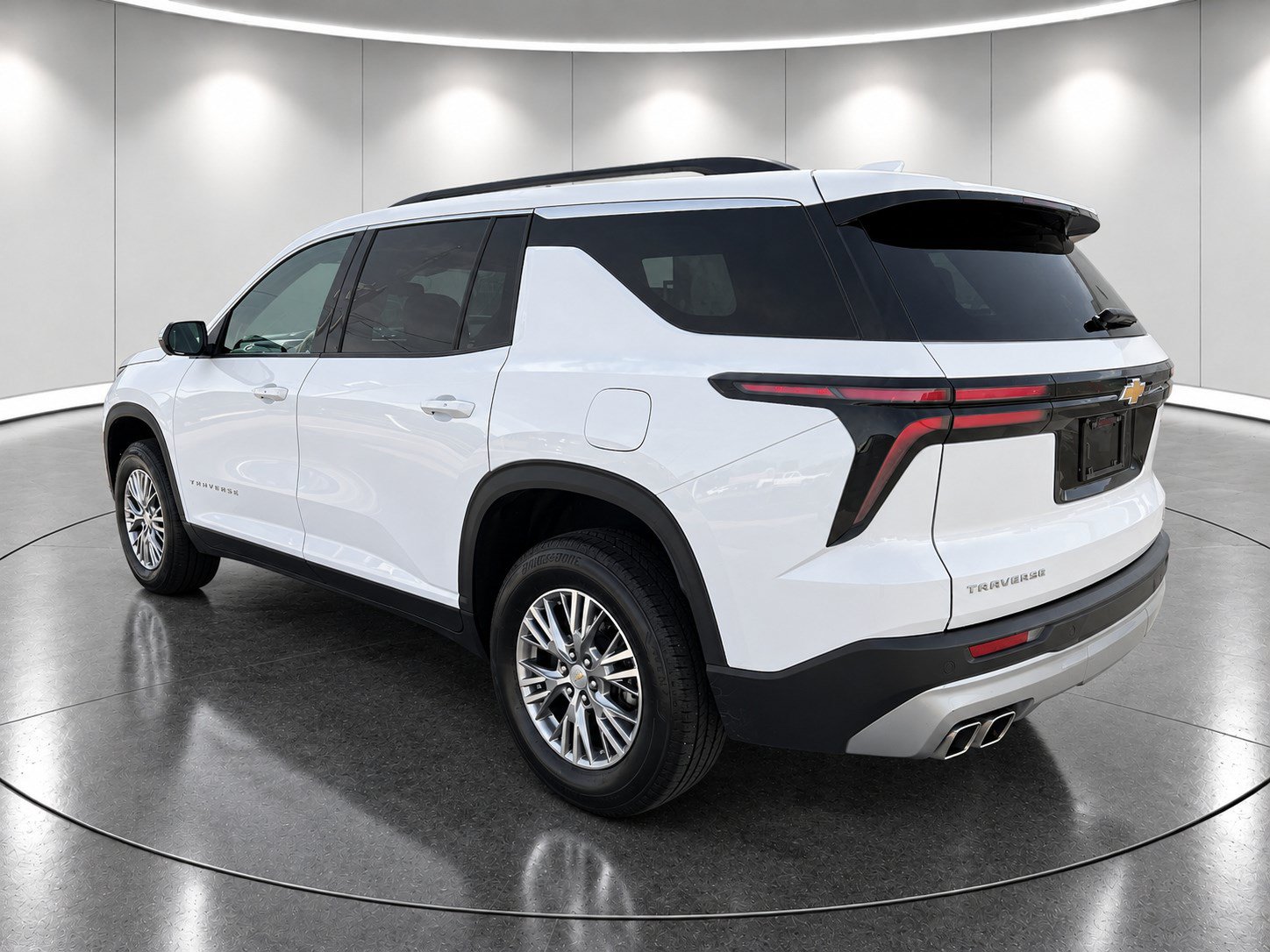 Used 2024 Chevrolet Traverse LT FWD image 6