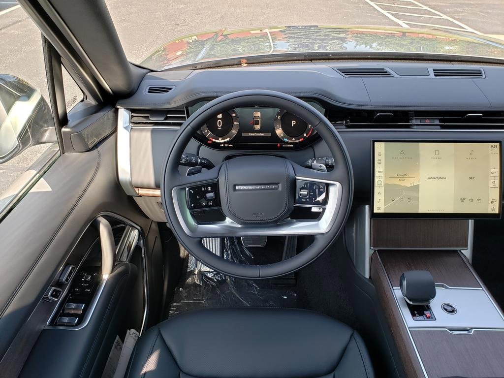 New 2025 Land Rover Range Rover SE image 14