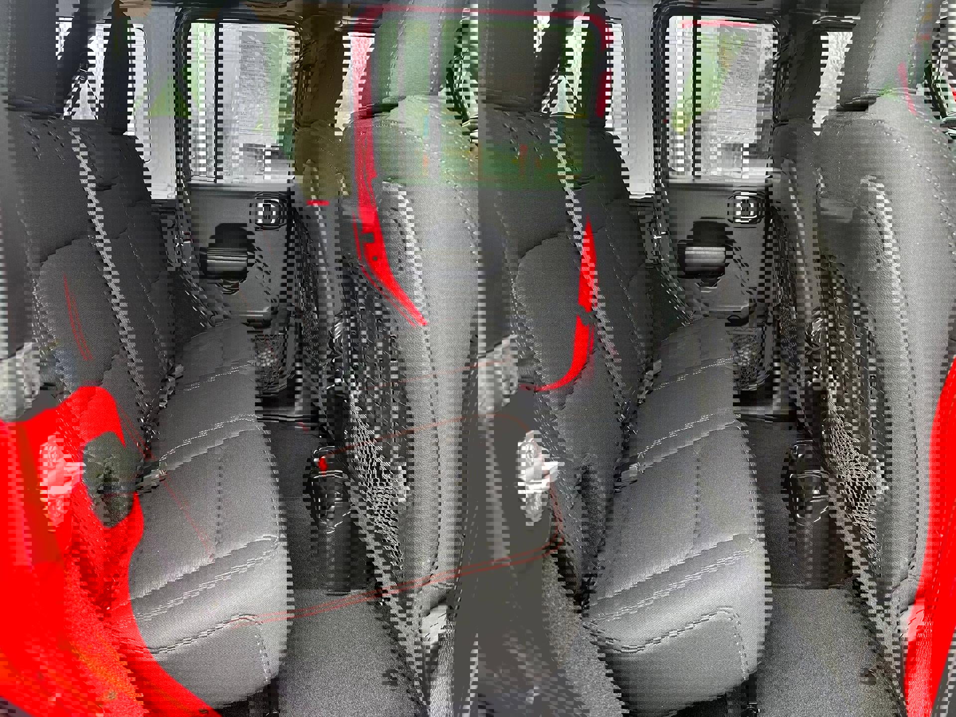 Used 2018 Jeep Wrangler Unlimited Rubicon image 33