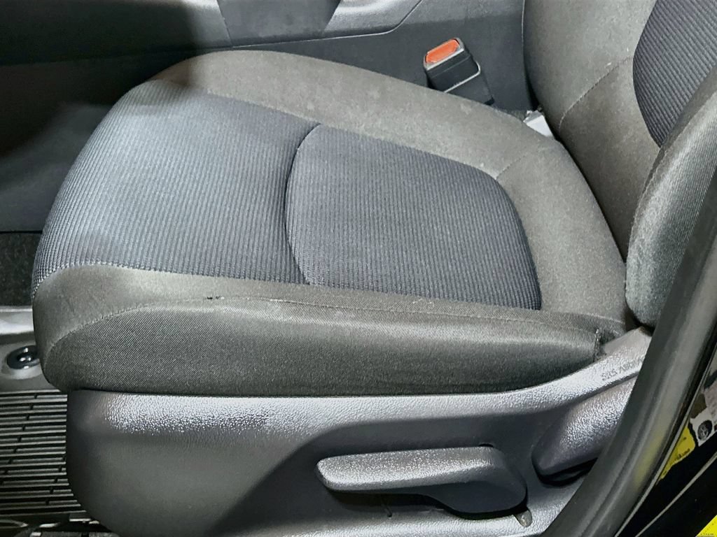 Used 2025 Toyota RAV4 LE AWD/4WD image 17