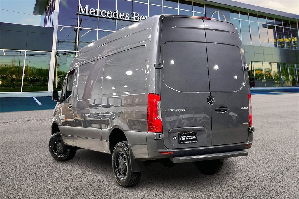 Used 2023 Mercedes-Benz Sprinter 2500 video 2