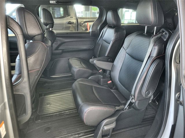 Certified 2025 Toyota Sienna XSE image 22