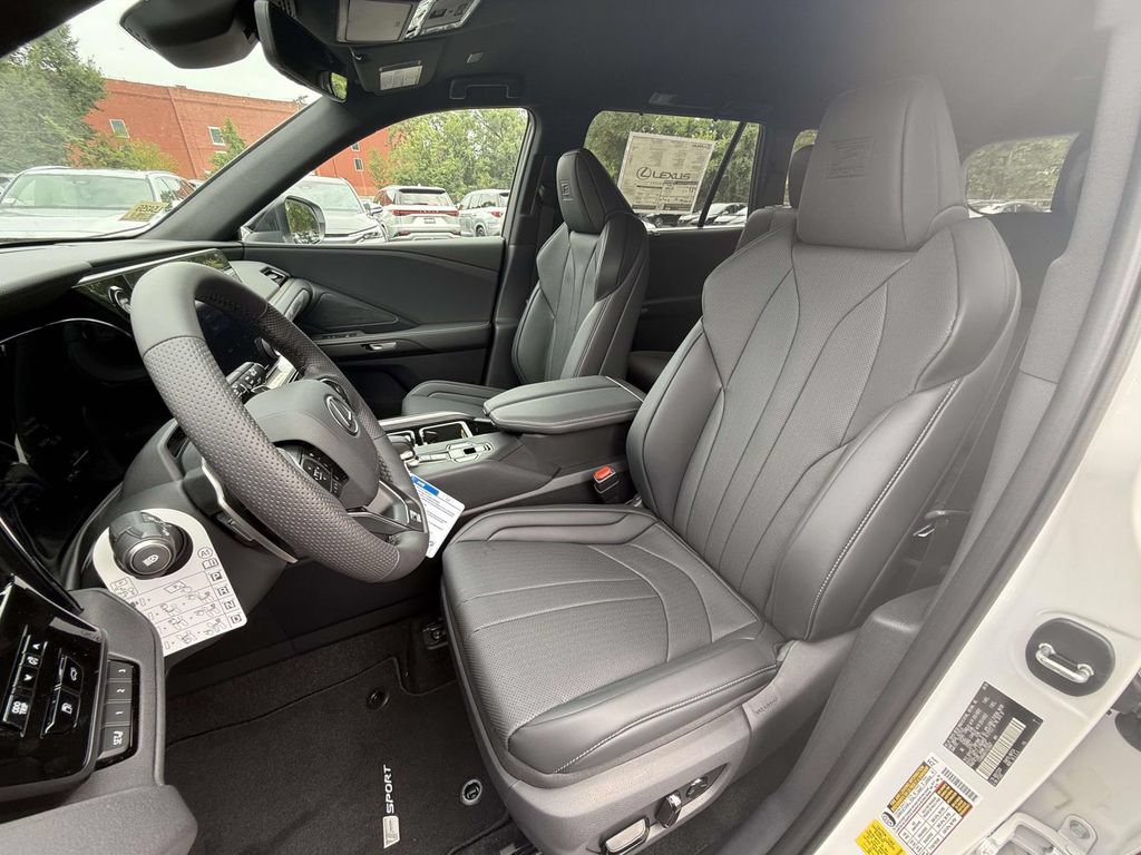 New 2026 Lexus TX 500h AWD image 2