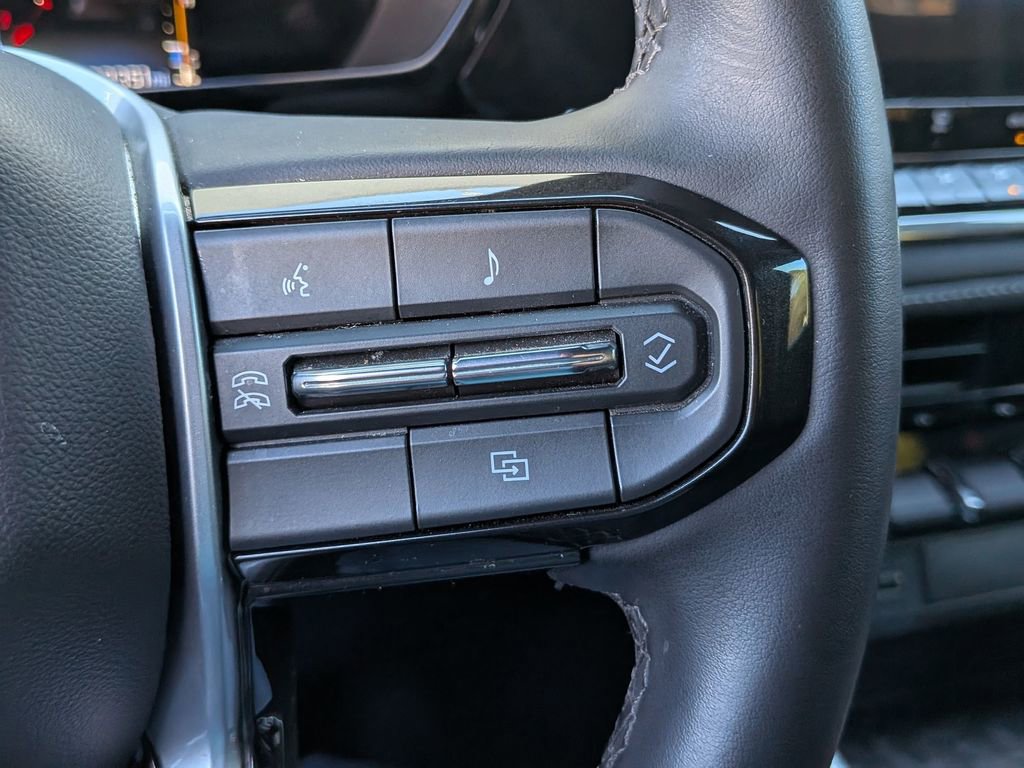 Used 2023 Chevrolet Colorado LT image 17