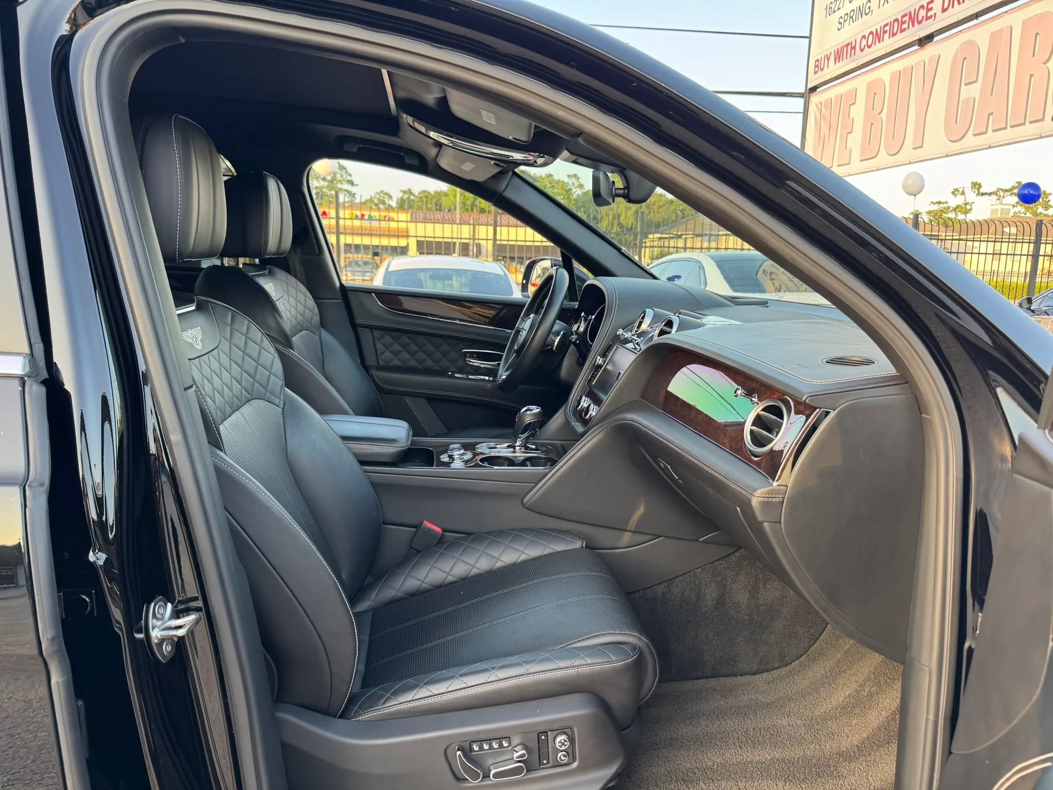Used 2018 Bentley Bentayga AWD/4WD image 20