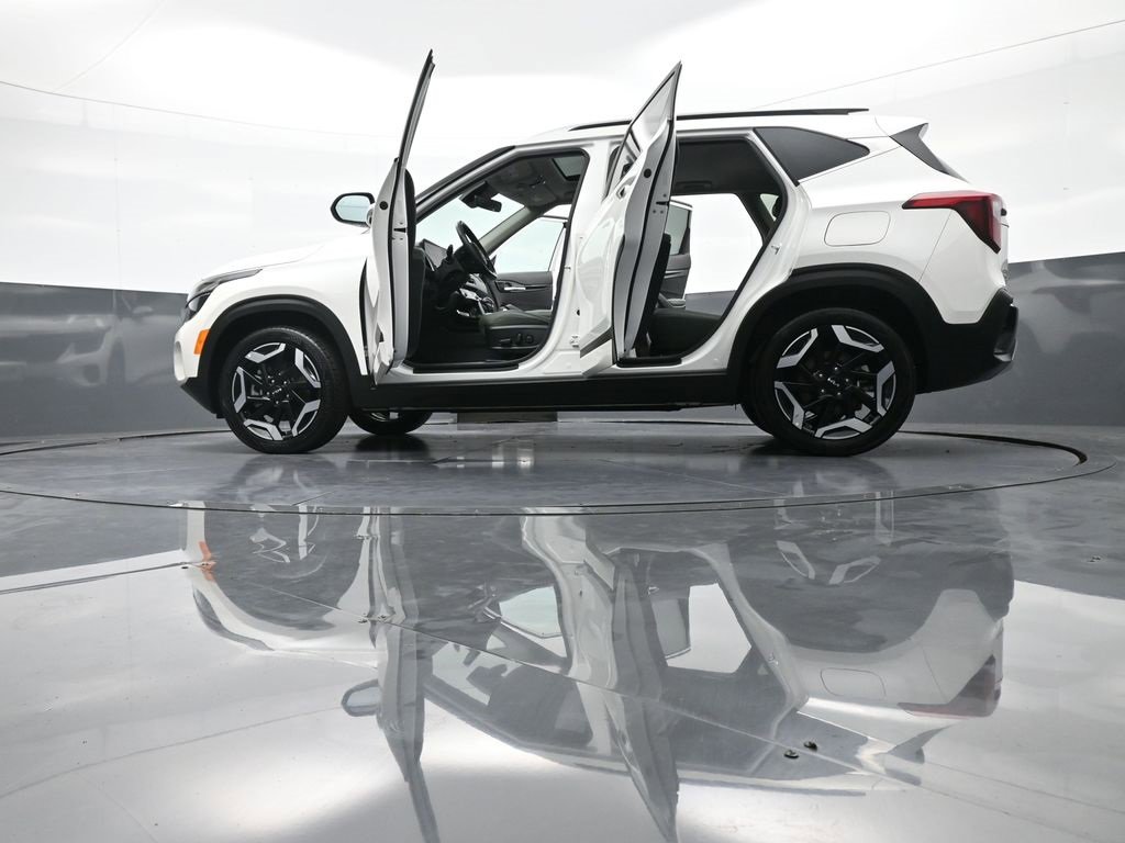 Certified 2025 Kia Seltos SX w/ SX Sunroof Package image 50