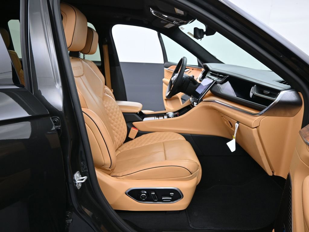 Used 2024 Jeep Grand Cherokee L Summit image 44