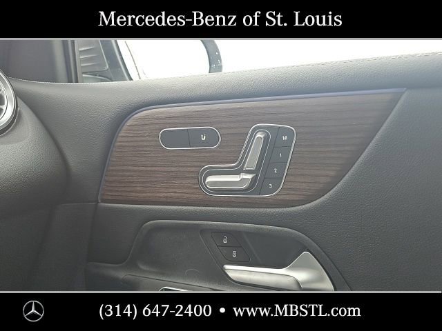 Used 2026 Mercedes-Benz GLB 250 4MATIC image 31