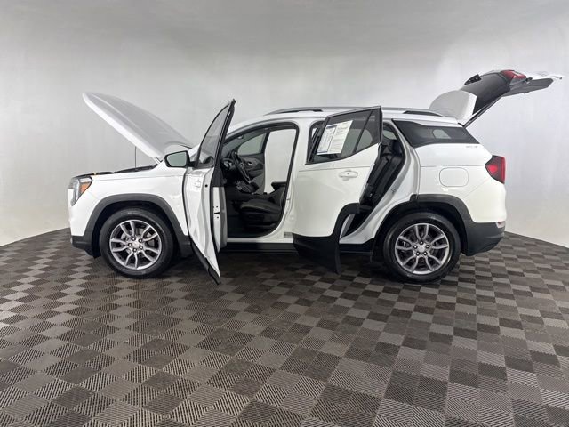 Used 2023 GMC Terrain SLT image 11