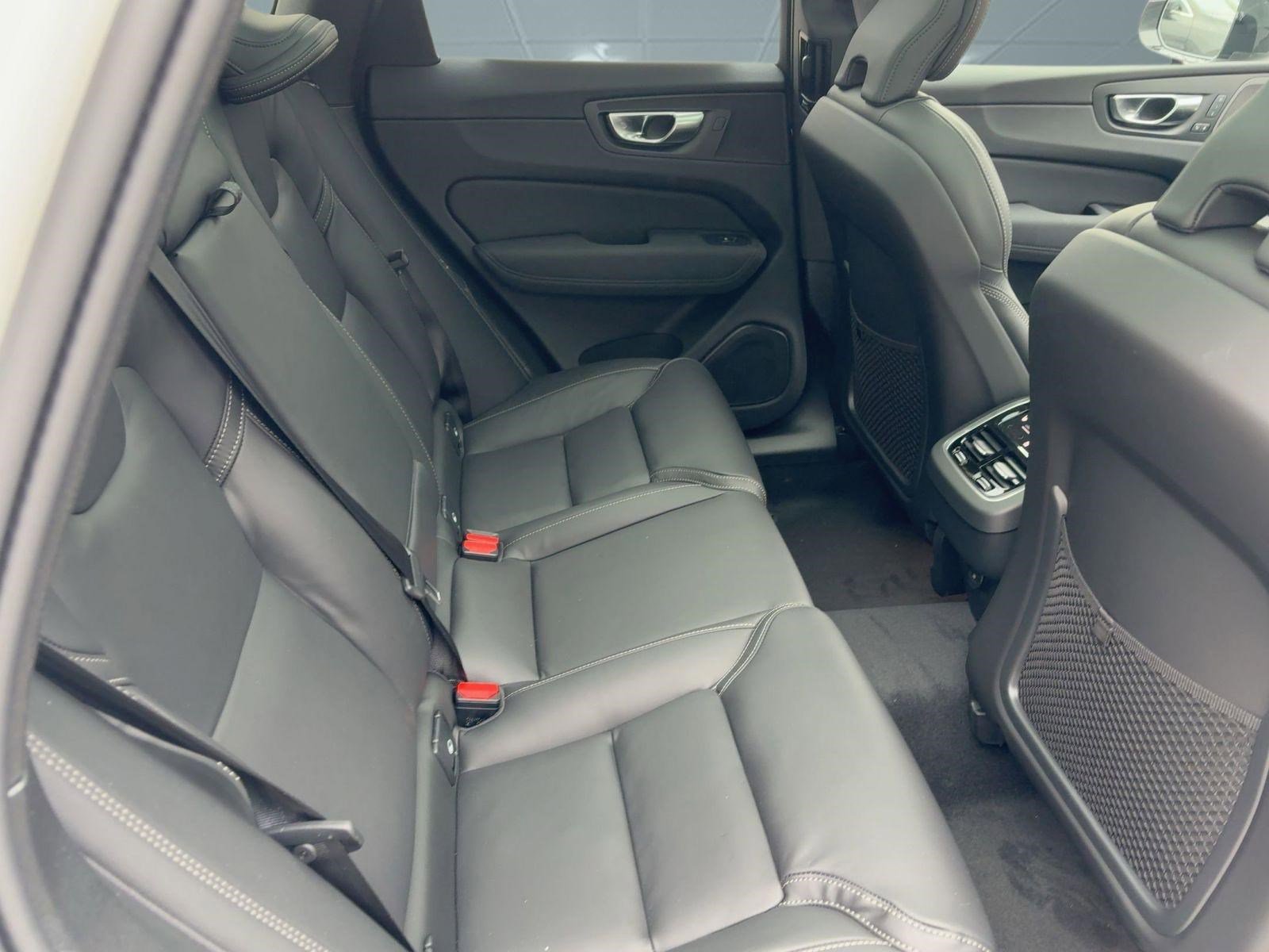 New 2026 Volvo XC60 B5 Ultra w/ Climate Package image 28