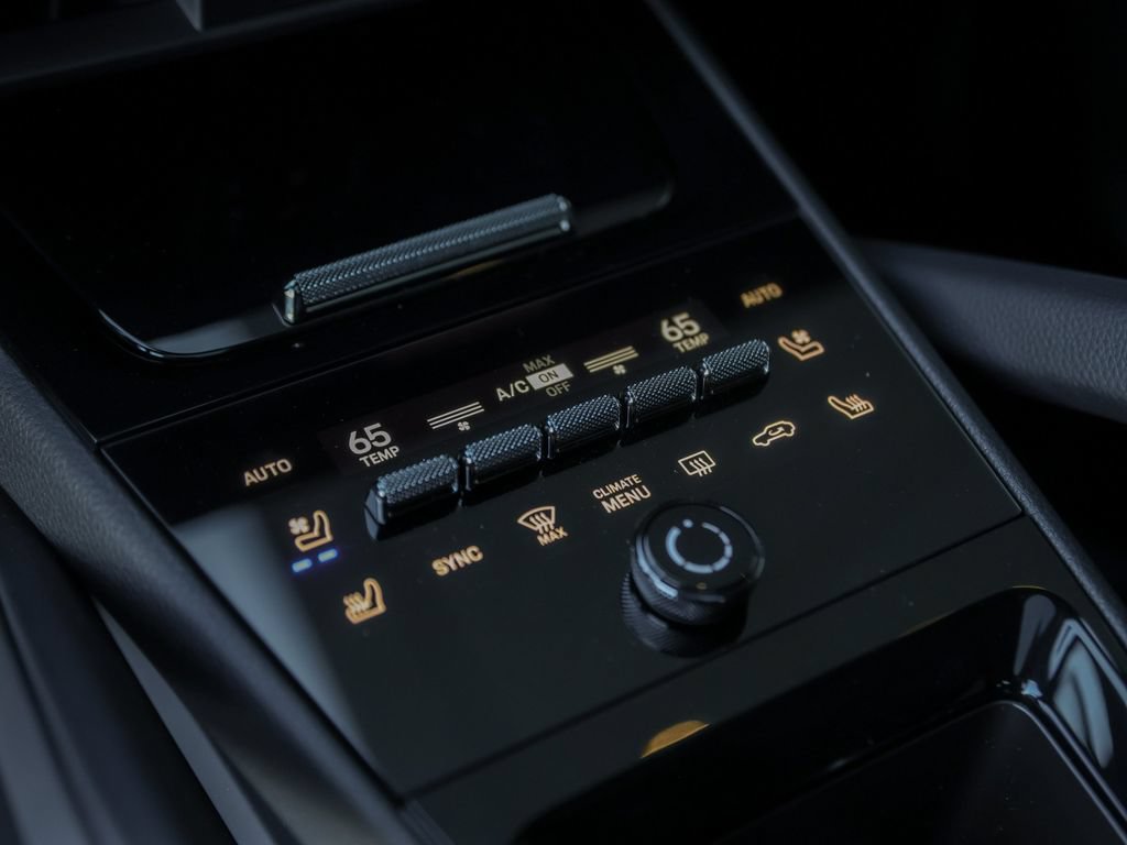 New 2026 Porsche Cayenne E-Hybrid Coupe AWD/4WD image 28