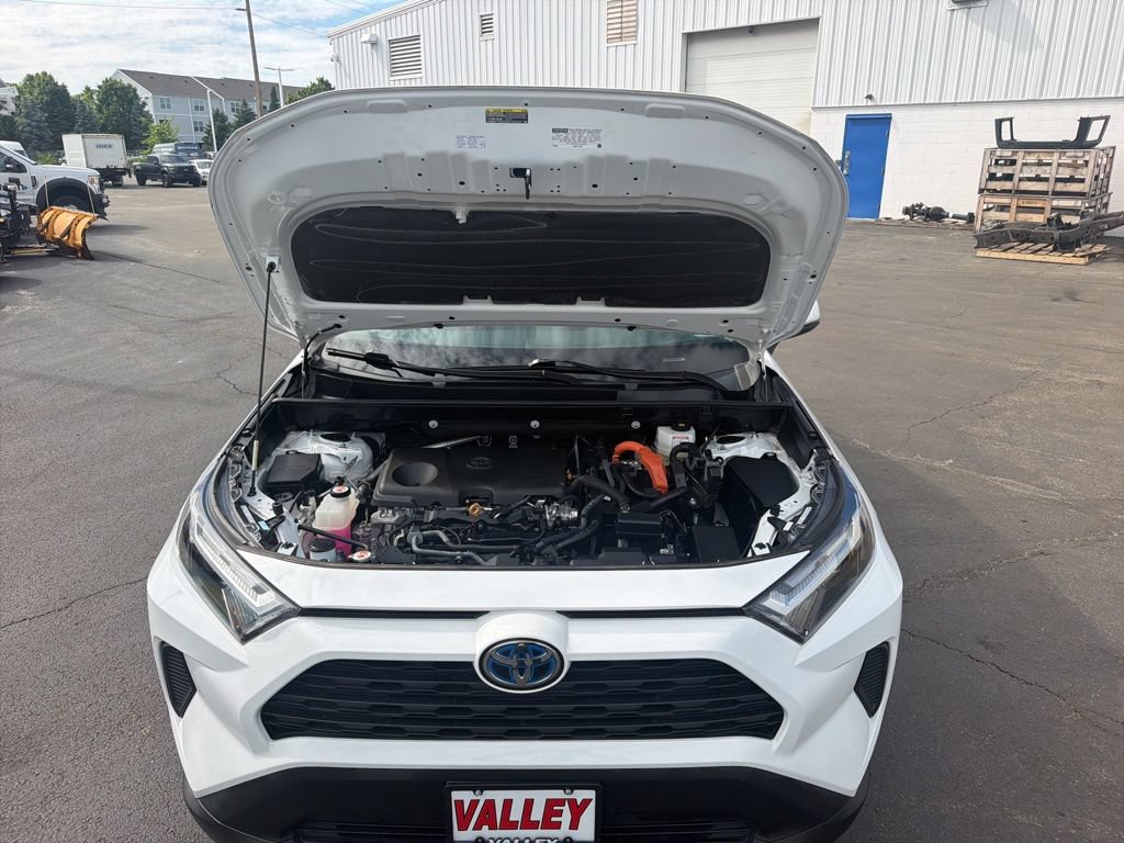 Used 2023 Toyota RAV4 XLE AWD/4WD image 33