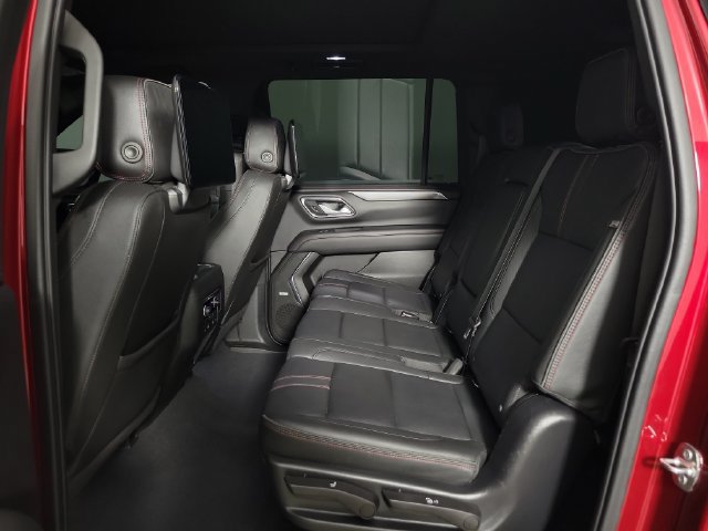 Used 2022 Chevrolet Suburban RST w/ Sport Performance Package RWD image 20