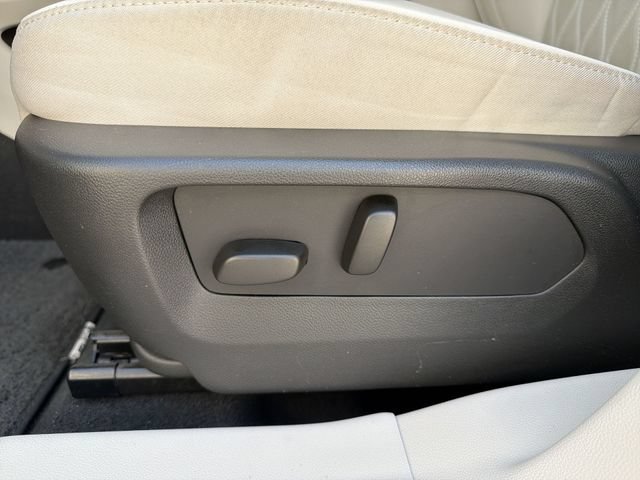Used 2023 Buick Envision Avenir AWD/4WD image 14