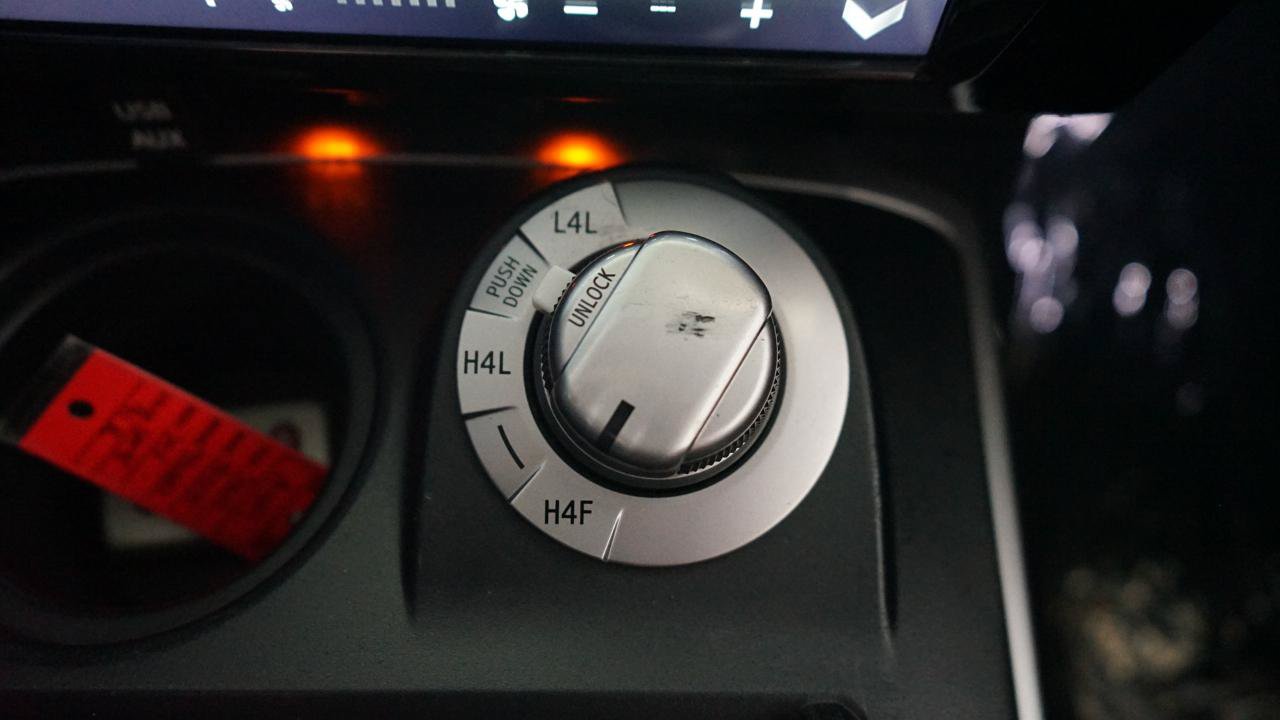 Used 2019 Toyota 4Runner Limited AWD/4WD image 19
