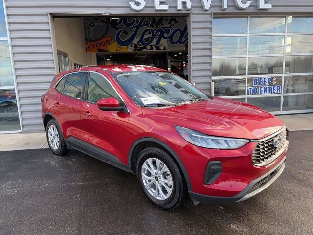 Used 2023 Ford Escape Active w/ Tech Pack #2 image 4
