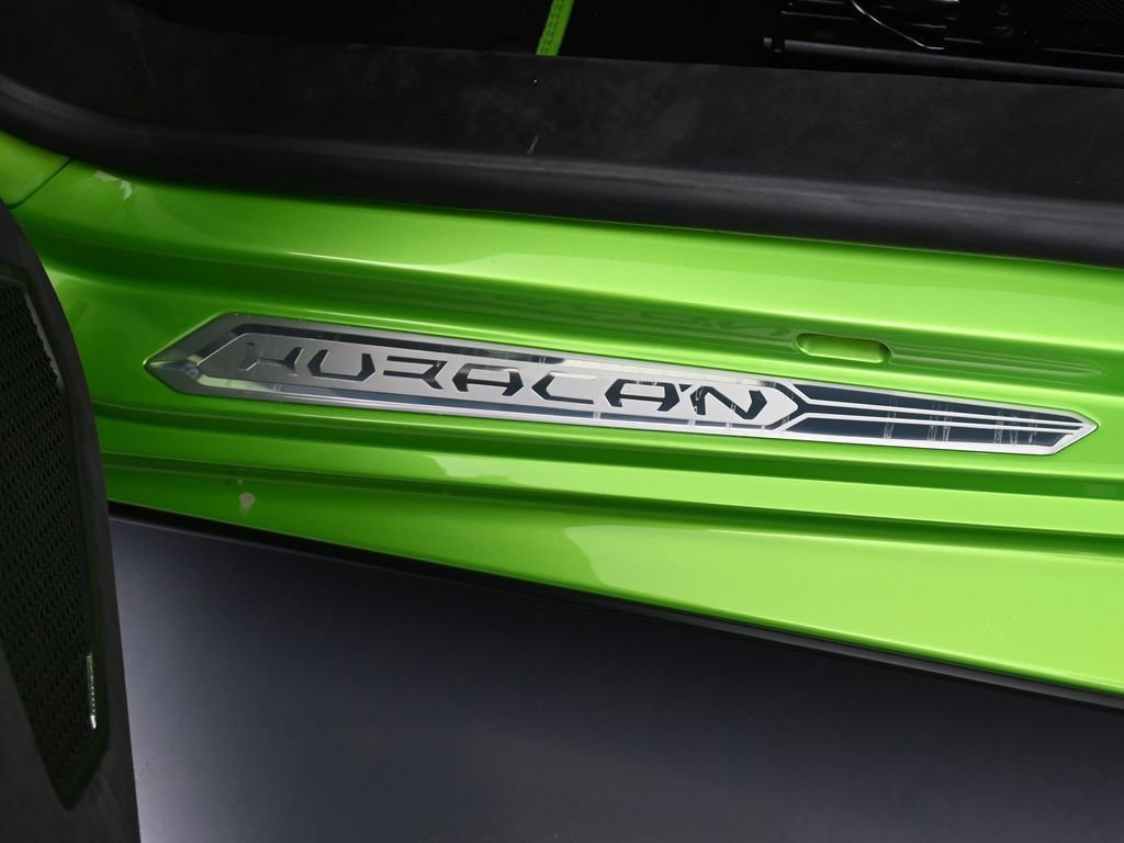 Used 2023 Lamborghini Huracan Tecnica image 16
