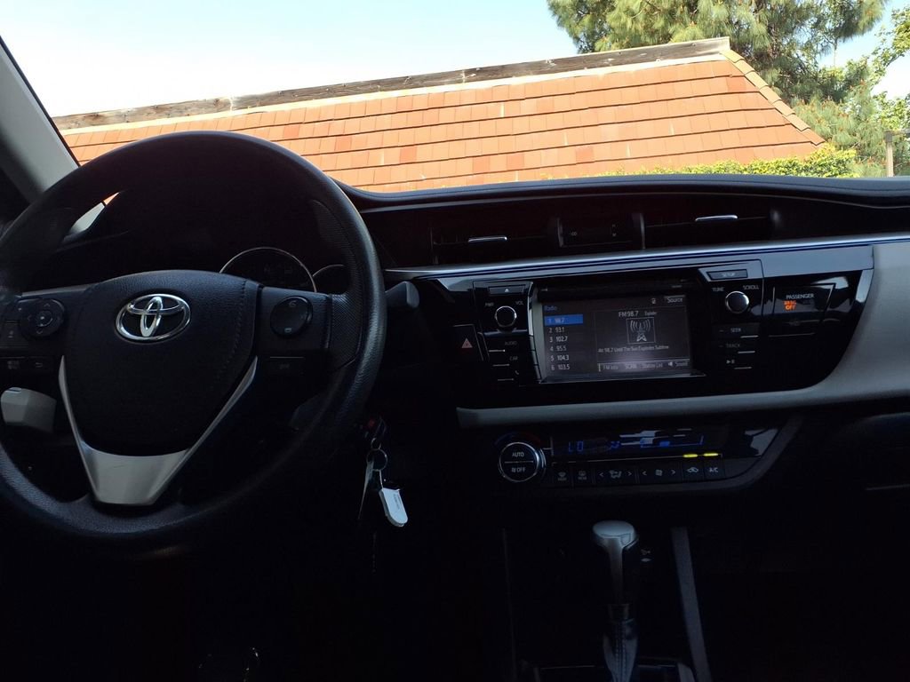 Used 2014 Toyota Corolla LE image 18