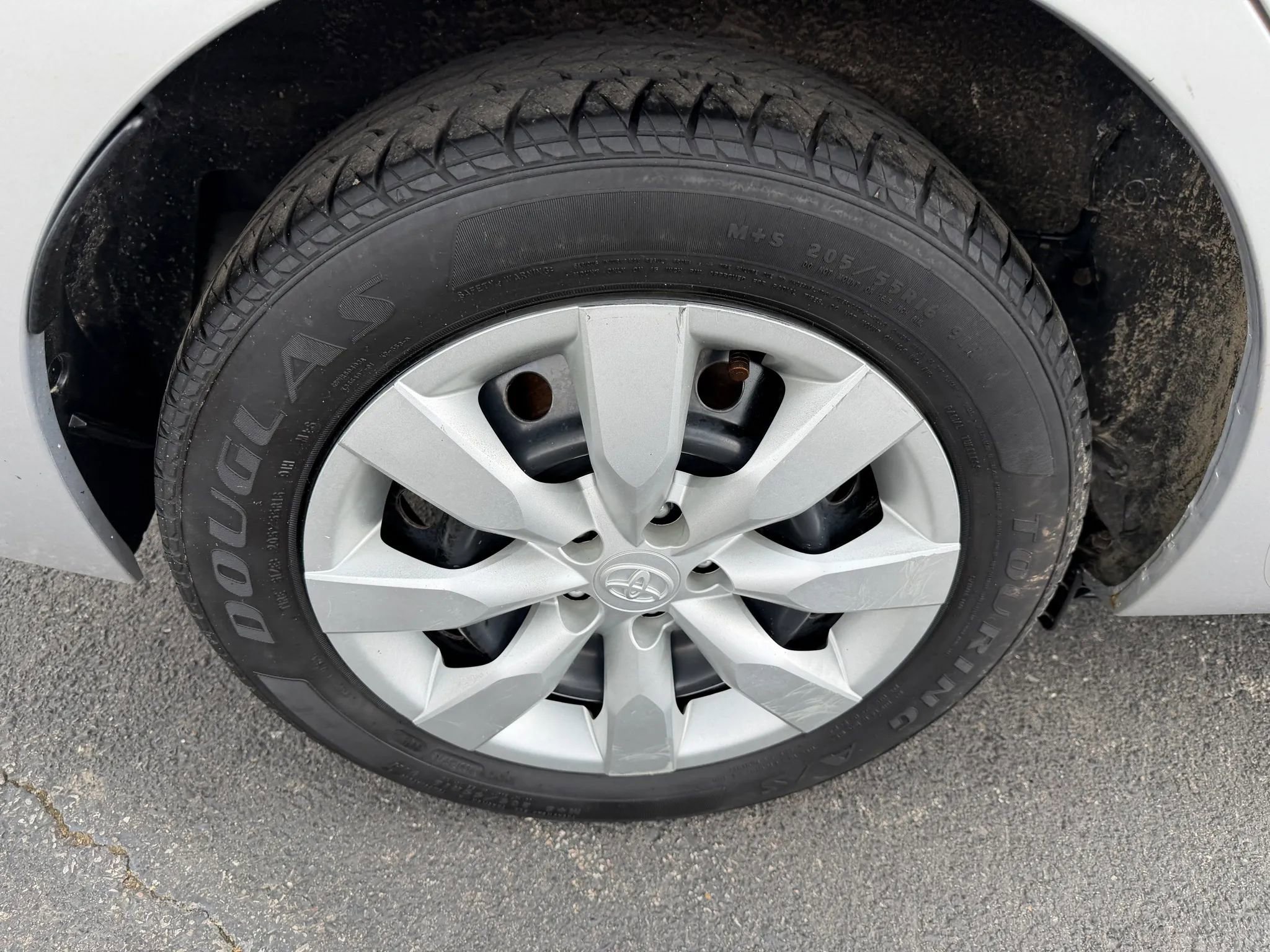 Used 2015 Toyota Corolla LE FWD image 42