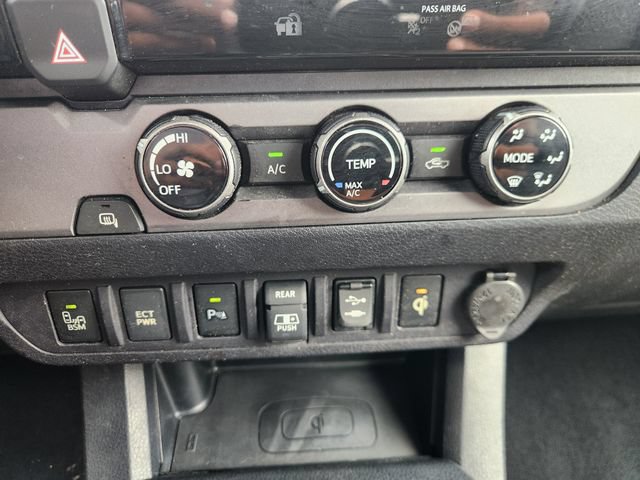 Certified 2018 Toyota Tacoma TRD Sport w/ Technology Package RWD image 18