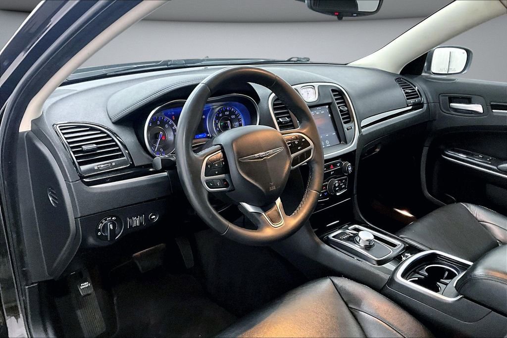 Used 2023 Chrysler 300 Touring AWD/4WD image 17