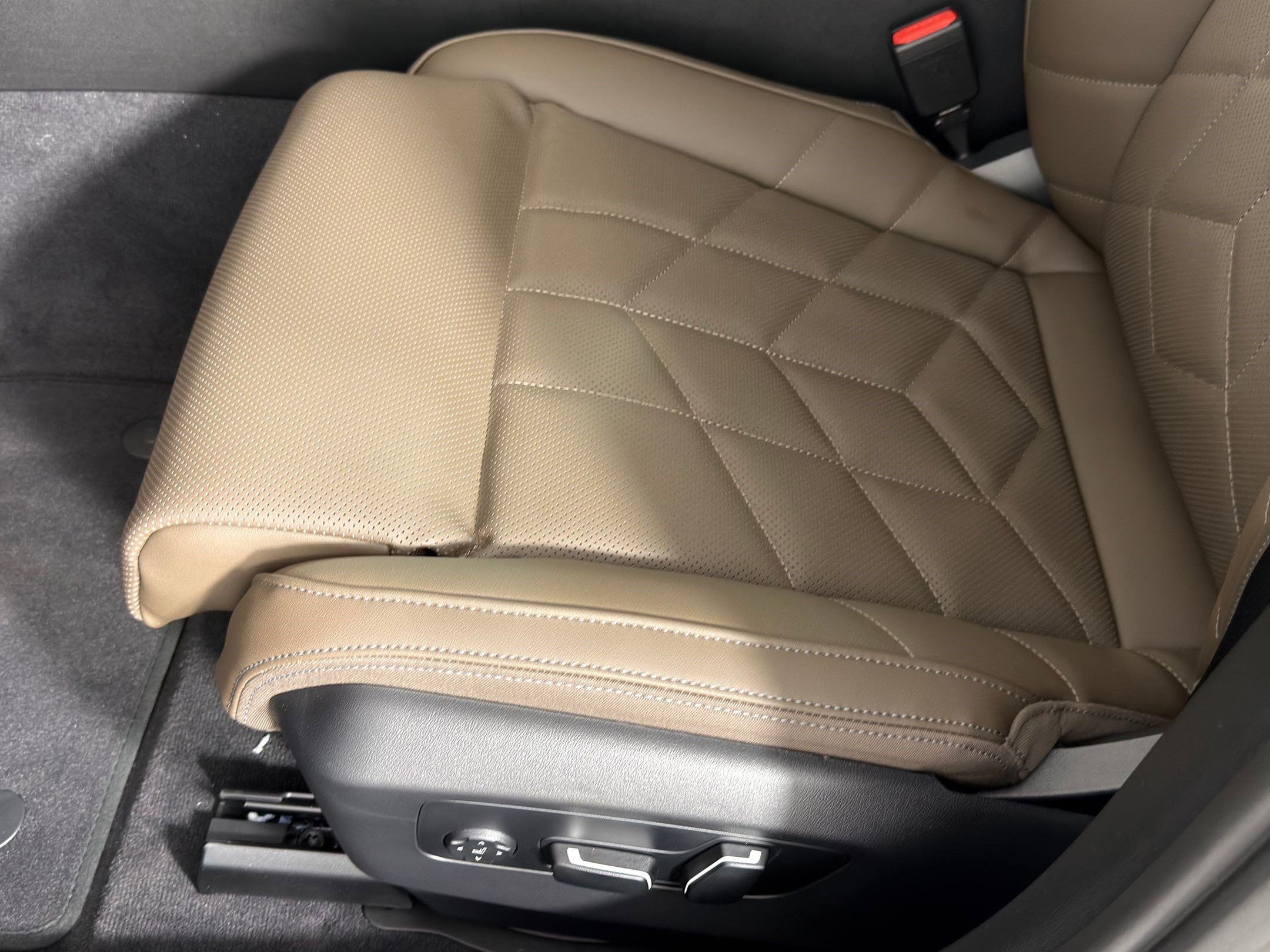 New 2026 BMW 540i xDrive w/ Executive Package image 11