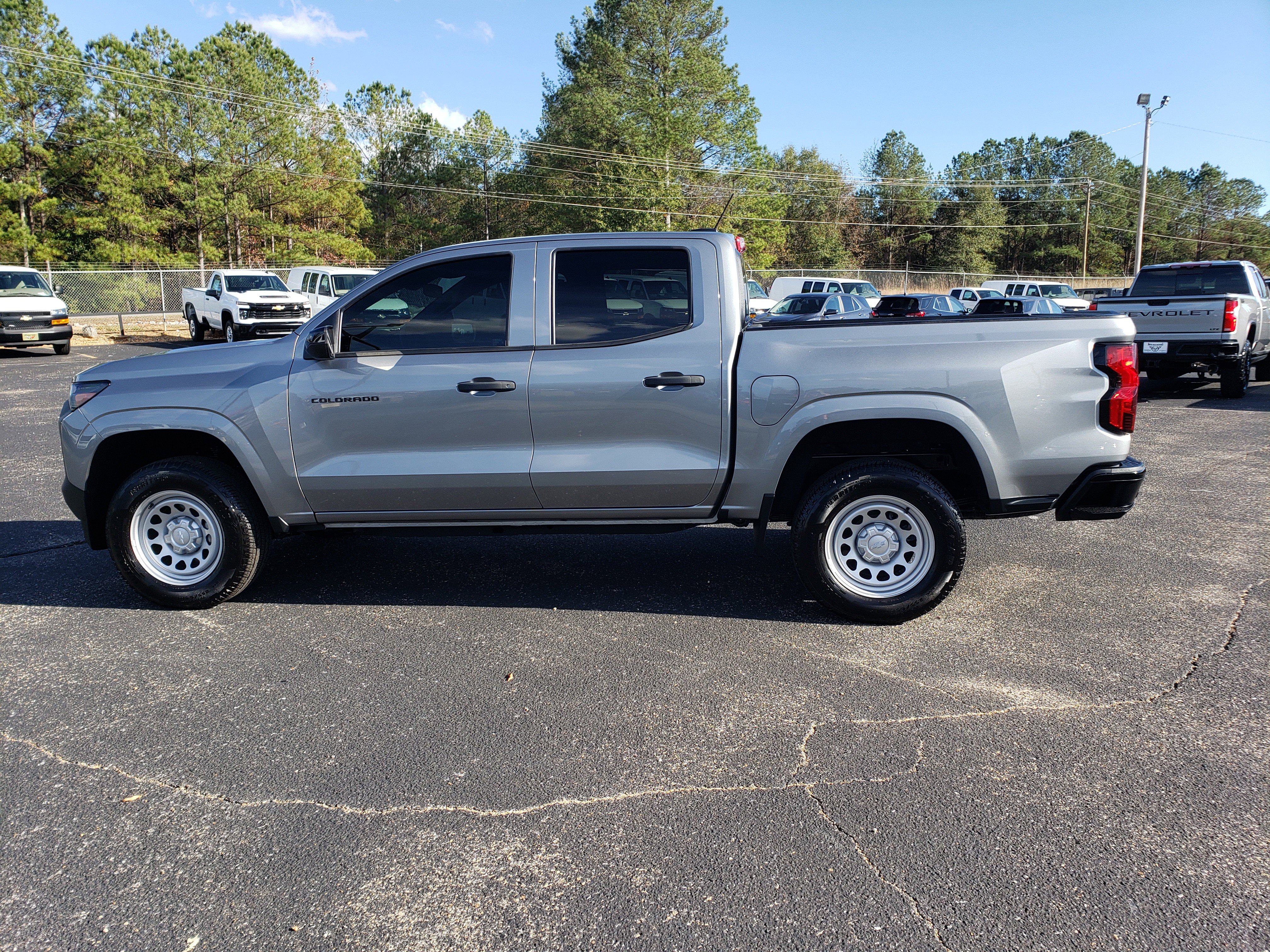 Used 2023 Chevrolet Colorado W/T w/ Advanced Trailering Package image 6