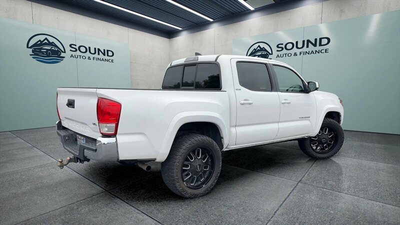 Used 2016 Toyota Tacoma SR5 w/ SR5 Appearance Package (SN) RWD image 6