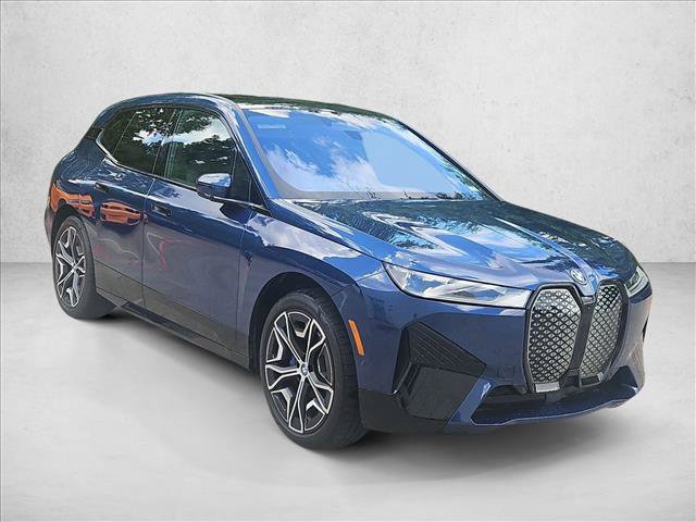 Used 2025 BMW iX xDrive50 AWD/4WD image 3