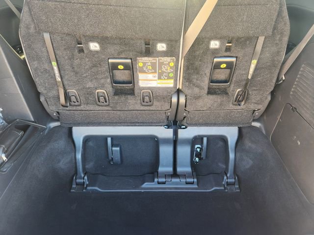 Used 2025 Toyota Sienna XLE image 36