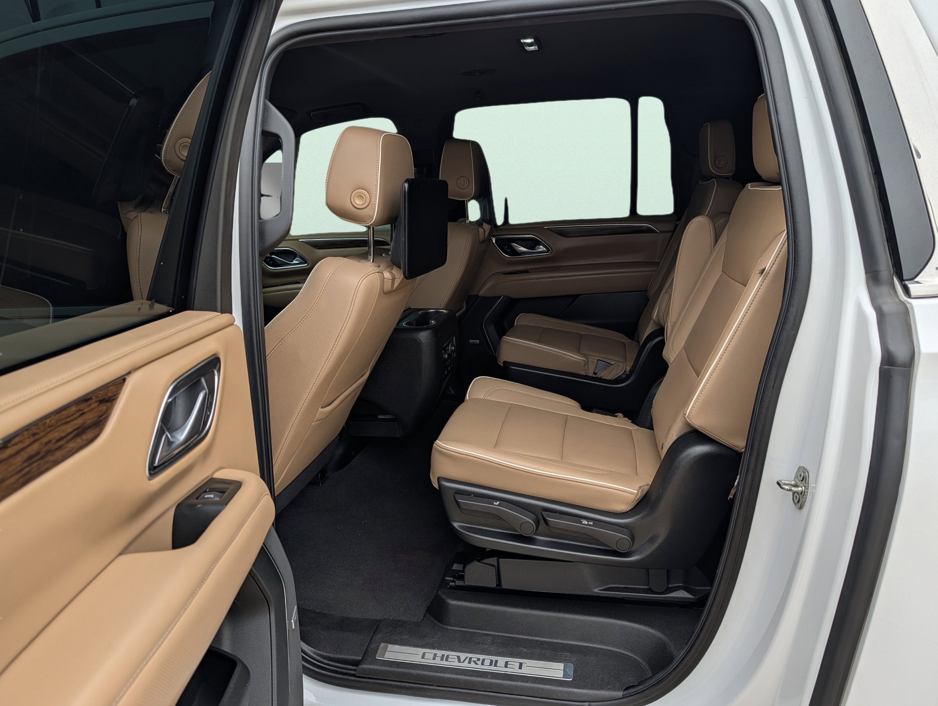 Used 2022 Chevrolet Suburban Premier w/ Max Trailering Package AWD/4WD image 21