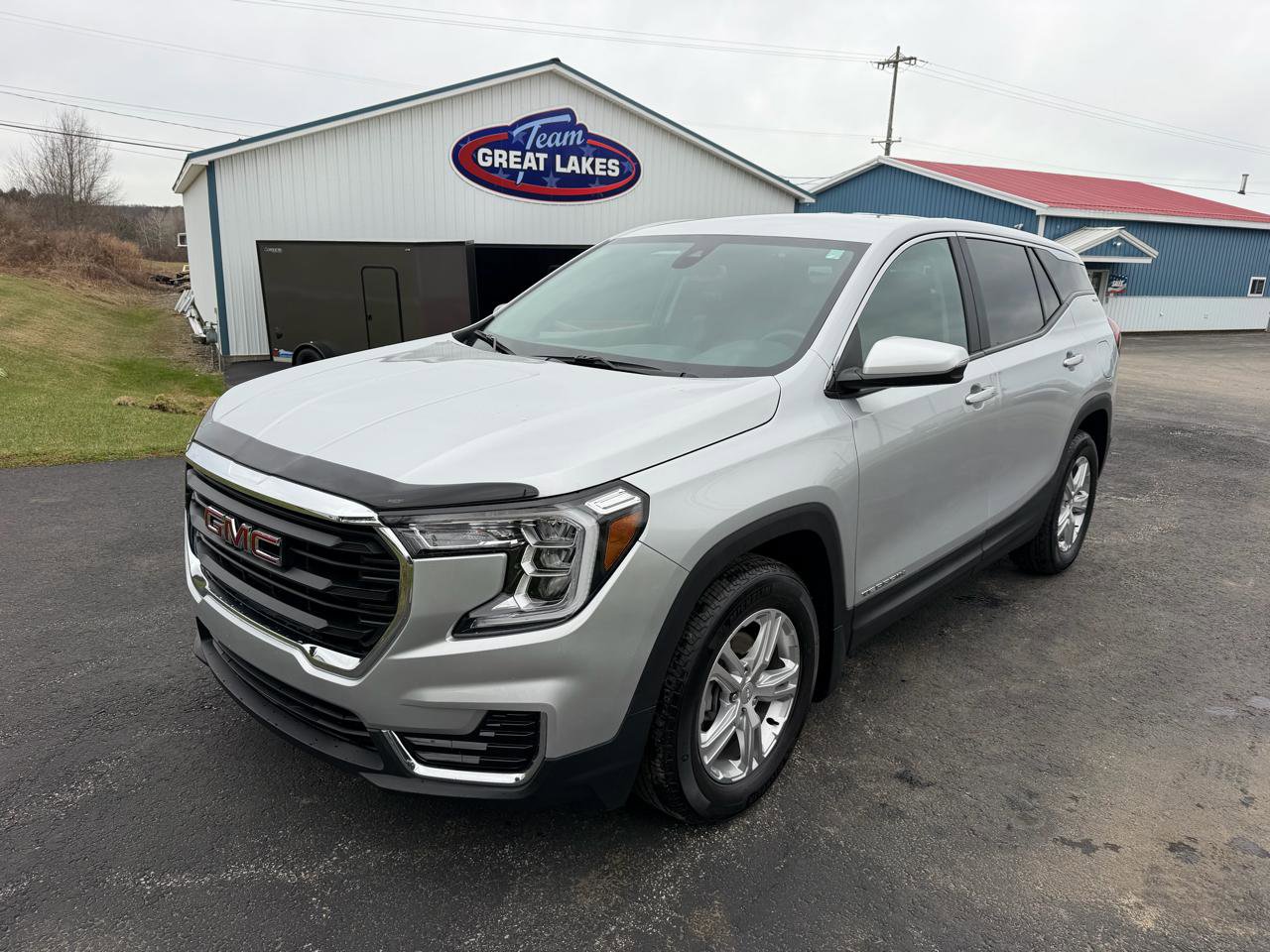 Used 2022 GMC Terrain SLE image 4