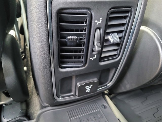 Used 2021 Jeep Grand Cherokee Laredo X image 11