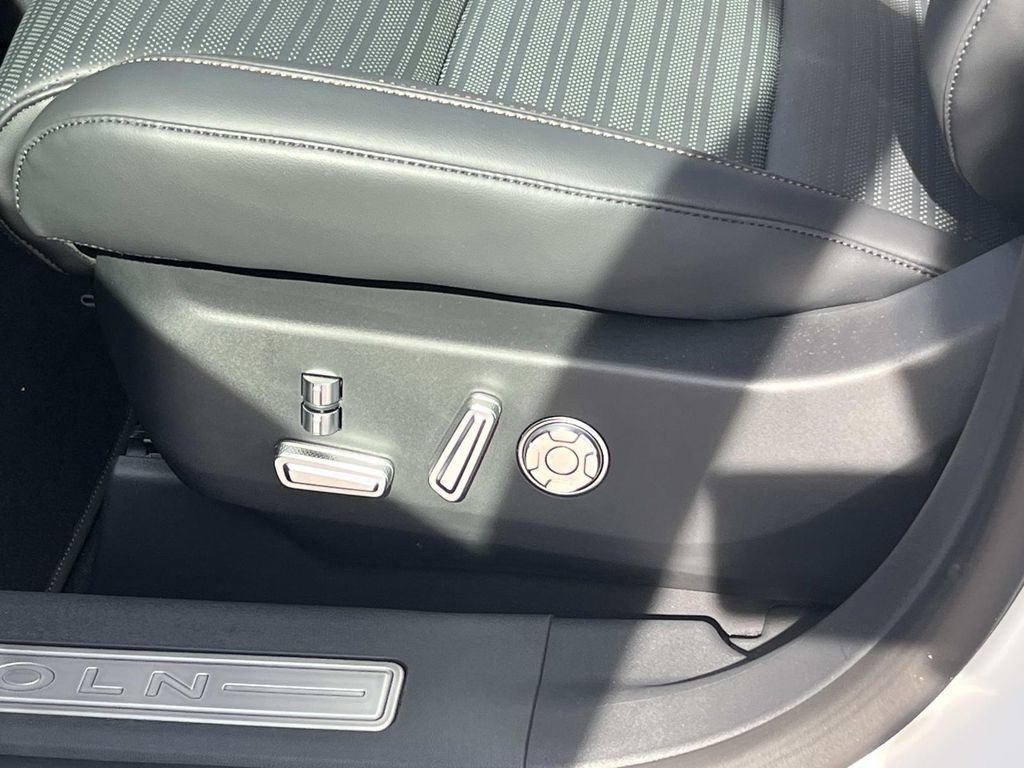 New 2026 Lincoln Nautilus Reserve image 10