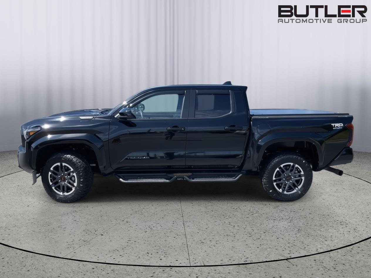 Used 2024 Toyota Tacoma TRD Sport image 2