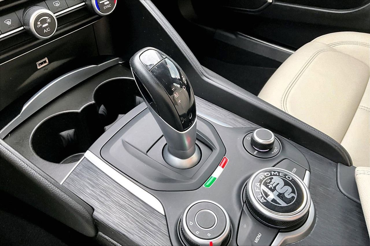 Used 2019 Alfa Romeo Giulia RWD image 29