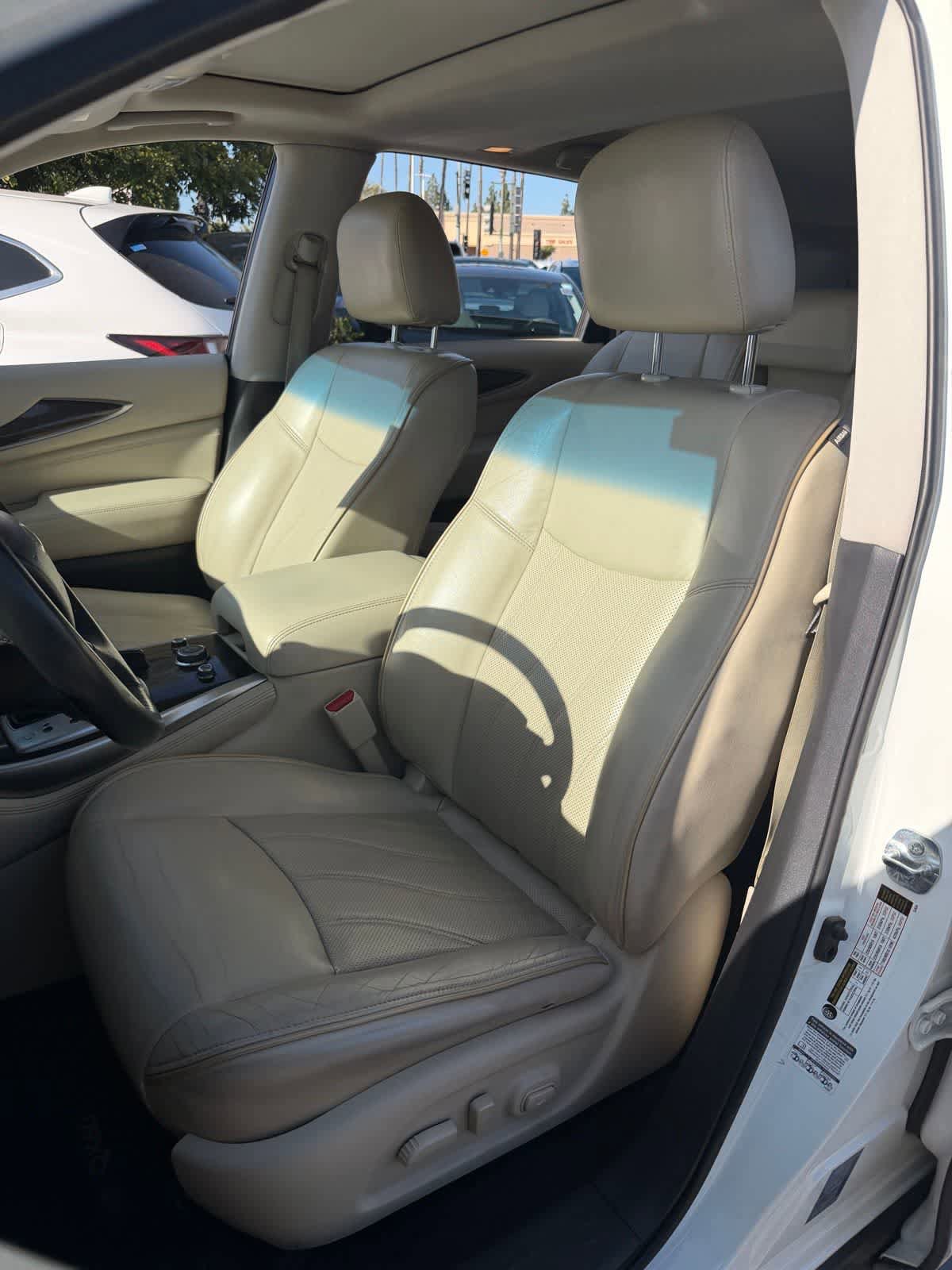 Used 2015 INFINITI QX60 Luxe w/ Premium Package AWD/4WD image 9