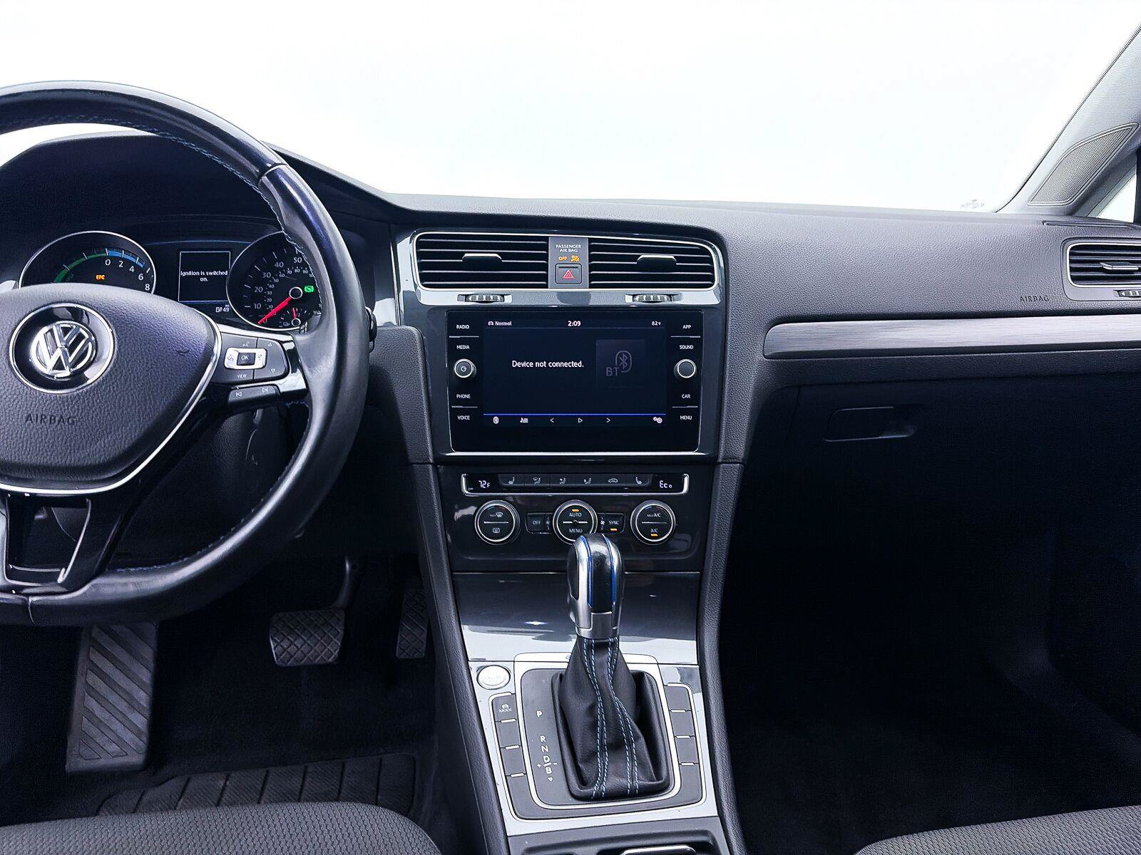 Used 2019 Volkswagen e-Golf SE w/ Driver Assistance Package FWD image 5