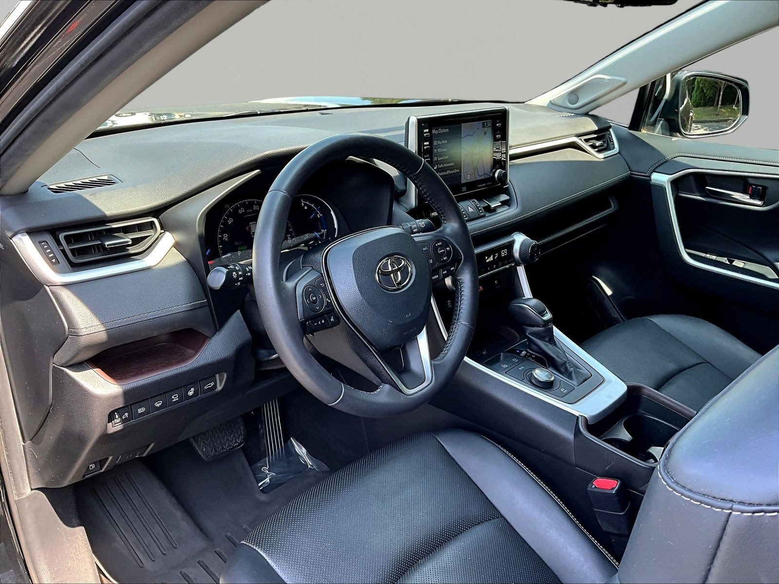 Used 2021 Toyota RAV4 Limited AWD/4WD image 17