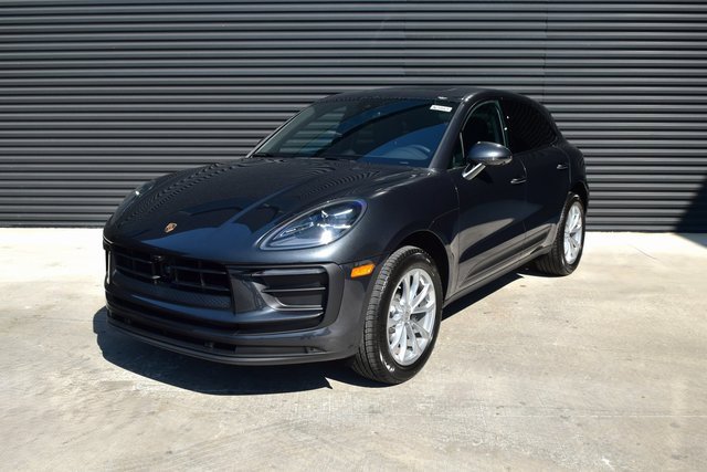 Used 2025 Porsche Macan image 1