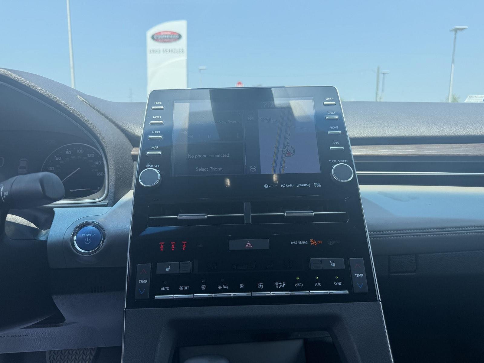 Used 2020 Toyota Avalon XLE w/ Moonroof Package FWD image 19
