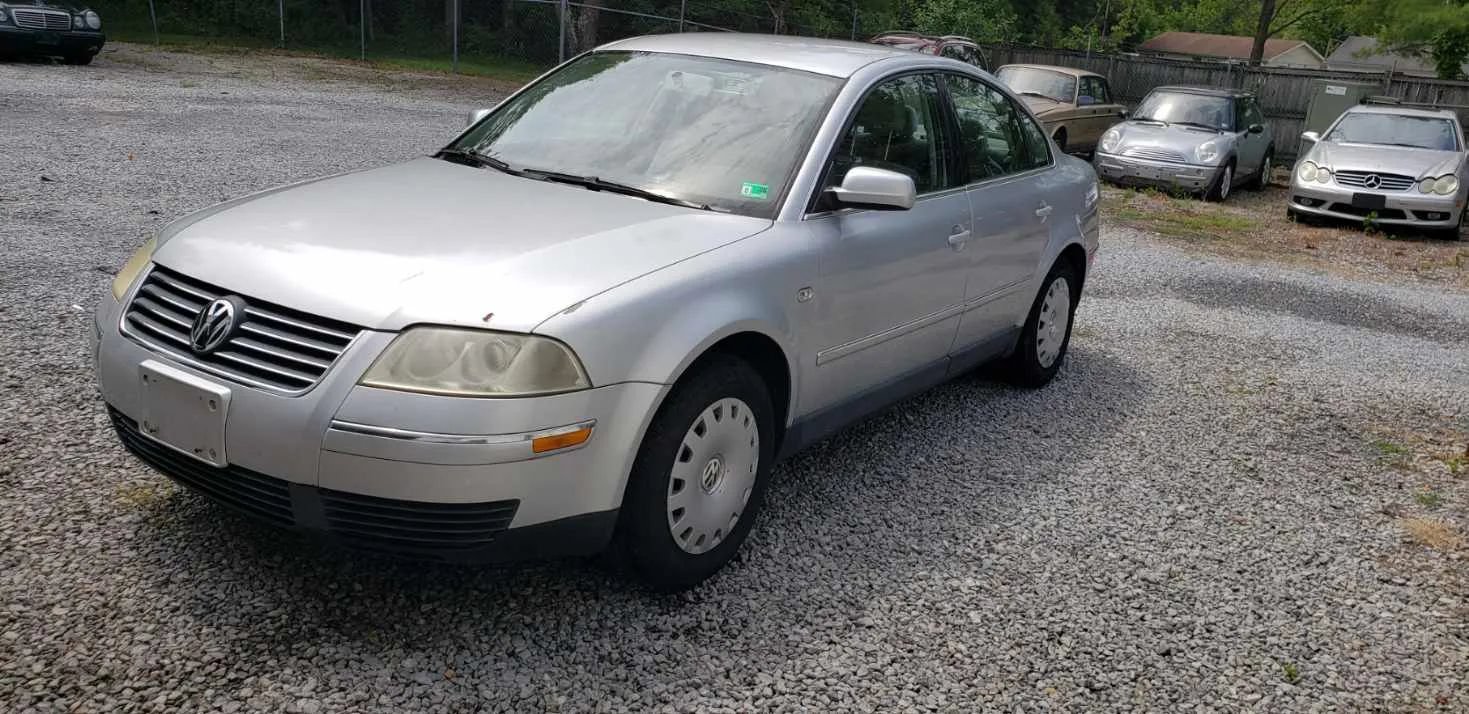 Used 2004 Volkswagen Passat GL FWD image 4