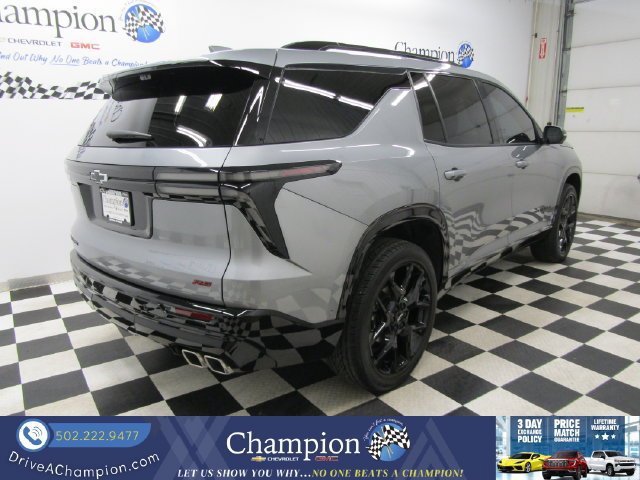 Used 2024 Chevrolet Traverse RS AWD/4WD image 14